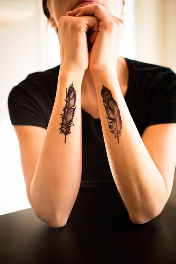 belles idées tatouages plumes maat